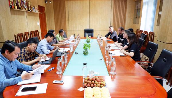 Sở Nông nghiệp và Môi trường làm việc với Tổ chức Động vật châu Á (Animals Asia Foundation)