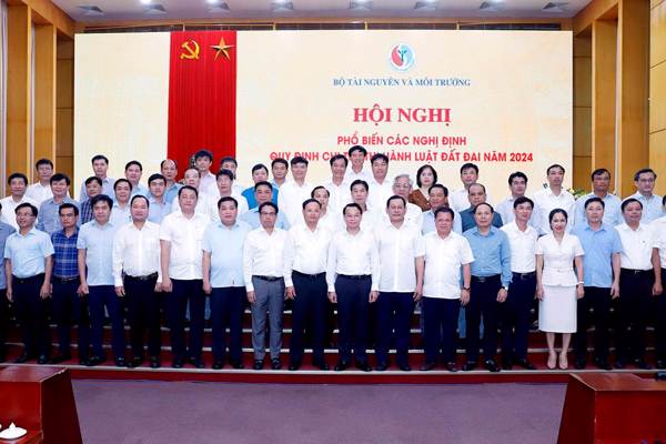 Bộ Tài nguyên và Môi trường phổ biến các Nghị định quy định chi tiết thi hành Luật Đất đai 2024
